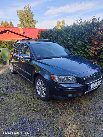 Volvo V50 2 of 11
