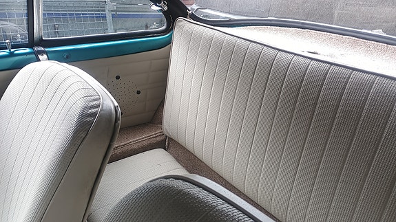 Volkswagen Karmann Ghia 6 of 8