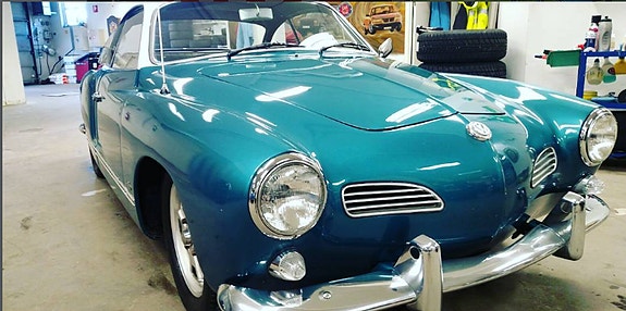 Volkswagen Karmann Ghia 2 of 8