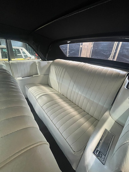 Buick Electra 225 7 of 9