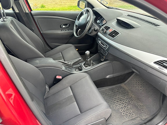 Renault Megane III 5 of 12