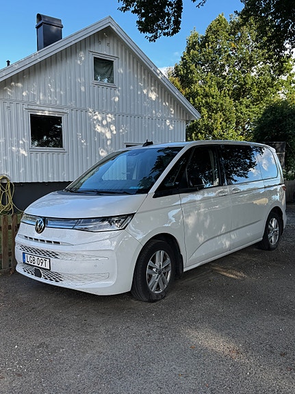 Volkswagen Multivan 2 of 4