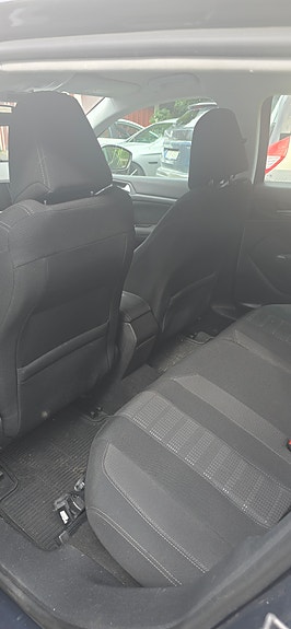 Peugeot 308 SW 7 of 8