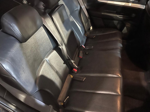 Subaru Legacy 11 of 12