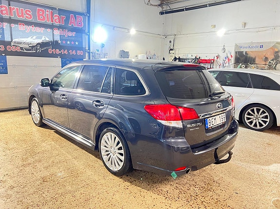 Subaru Legacy 4 of 12