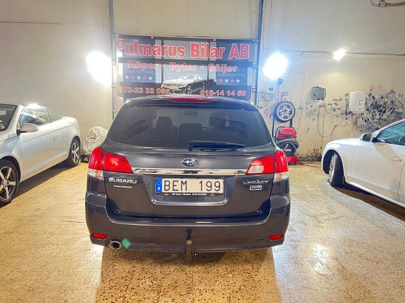 Subaru Legacy 12 of 12