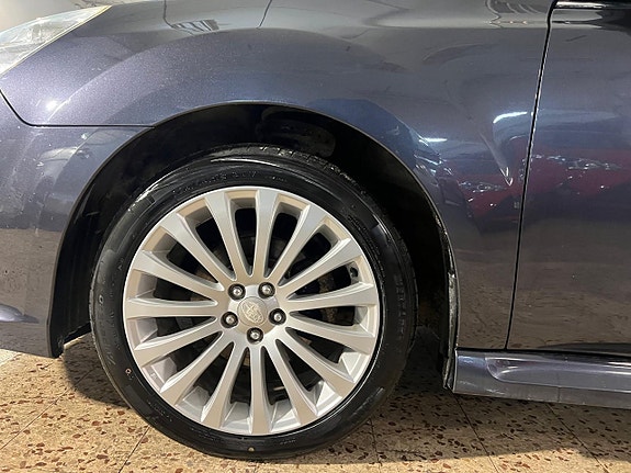 Subaru Legacy 7 of 12