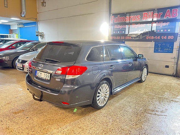 Subaru Legacy 5 of 12