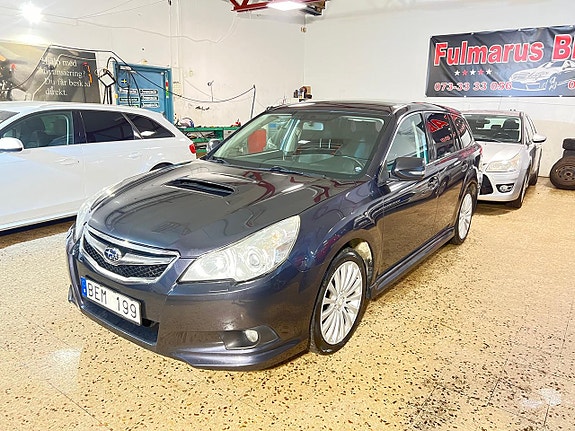 Subaru Legacy 3 of 12