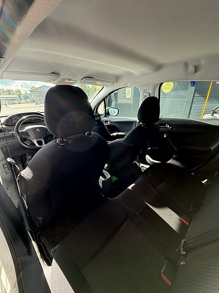 Peugeot 208 7 of 7