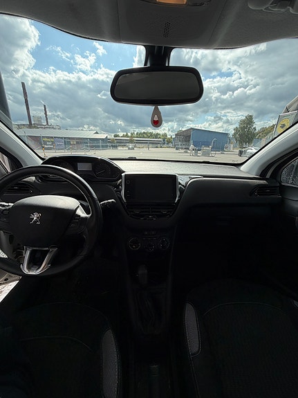 Peugeot 208 6 of 7