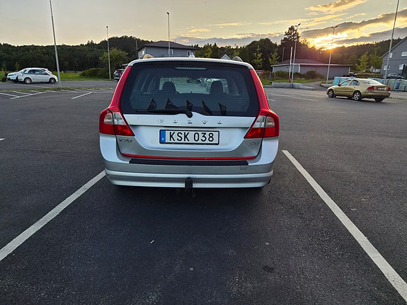 Volvo V70 4 of 6