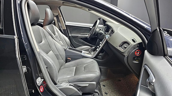 Volvo S60 10 of 16