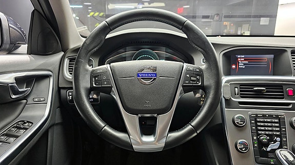 Volvo S60 11 of 16