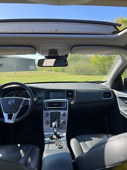Volvo S60 7 of 16
