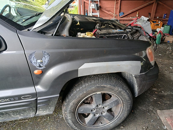 Jeep Grand Cherokee 2 of 5