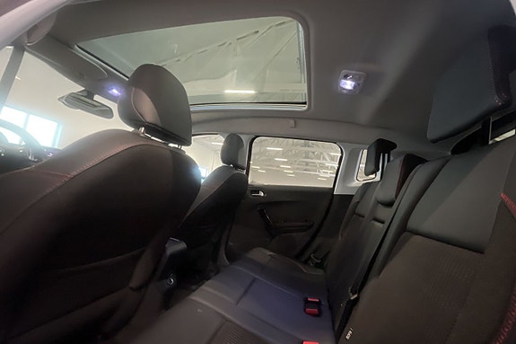 Peugeot 2008 11 of 15