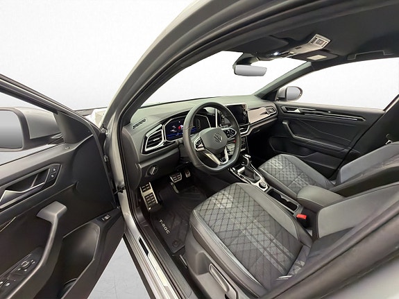 Volkswagen T-Roc 11 of 30