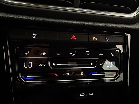 Volkswagen T-Roc 24 of 30