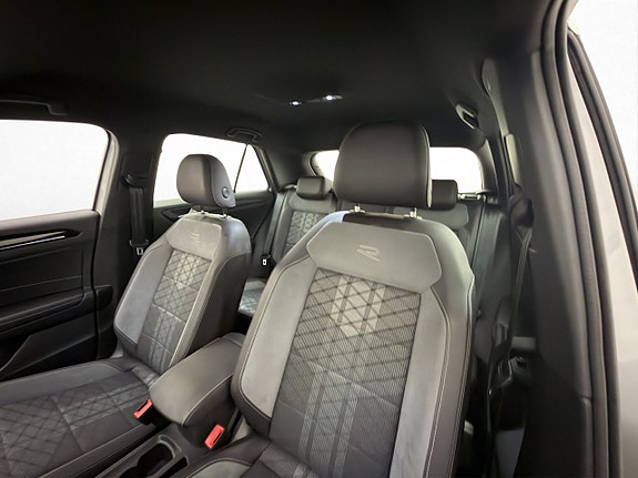 Volkswagen T-Roc 12 of 30