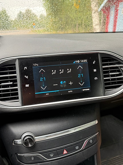 Peugeot 308 13 of 16