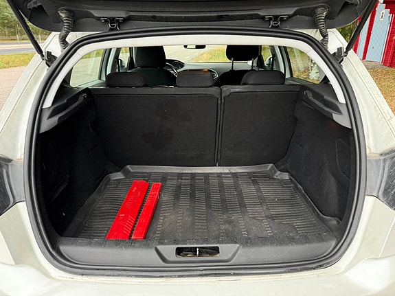 Peugeot 308 6 of 16