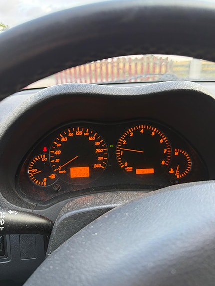 Toyota Avensis 4 of 8