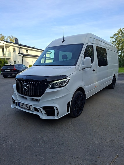 Mercedes-Benz Sprinter 319 2 of 11