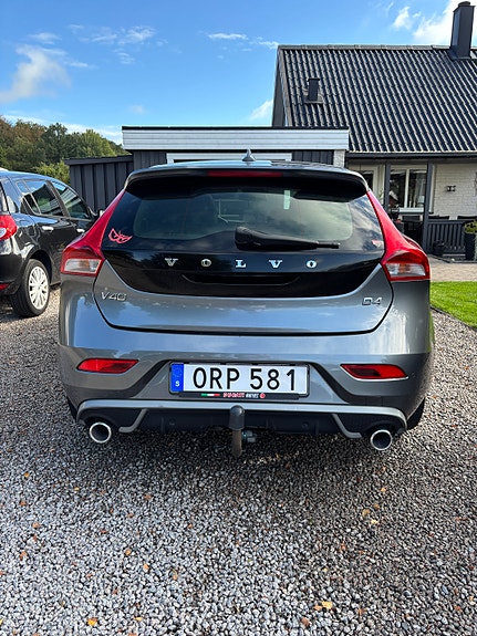 Volvo V40 3 of 7