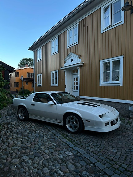 Chevrolet Camaro 3 of 12