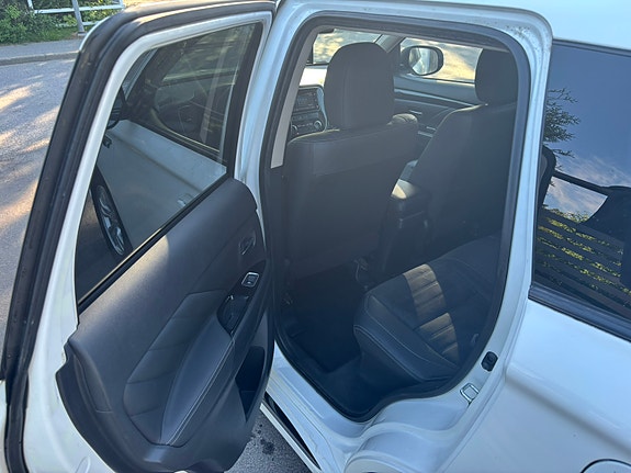 Mitsubishi Outlander 7 of 12