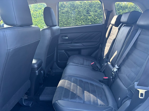 Mitsubishi Outlander 8 of 12