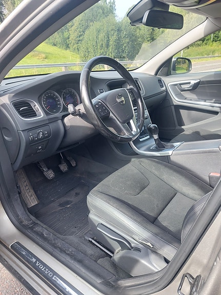 Volvo V60 10 of 12