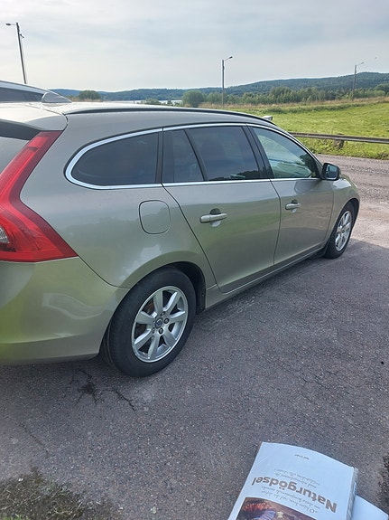 Volvo V60 3 of 12