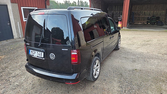 Volkswagen Caddy Maxi 3 of 7