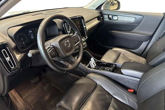 Volvo XC40 15 of 30