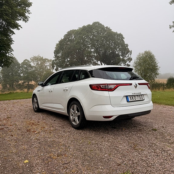 Renault Megane IV 3 of 5