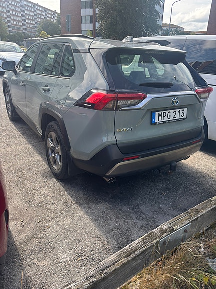 Toyota RAV4 5 of 5