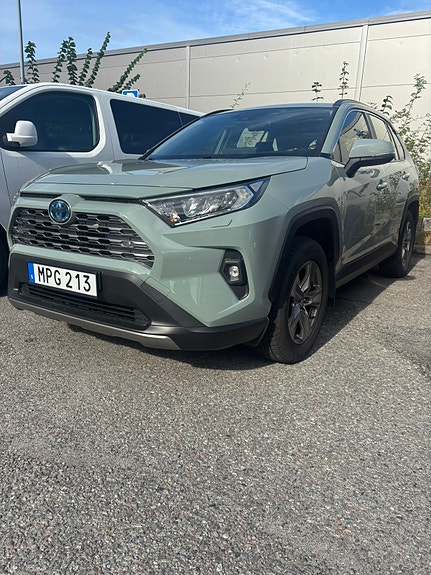 Toyota RAV4 2 of 5