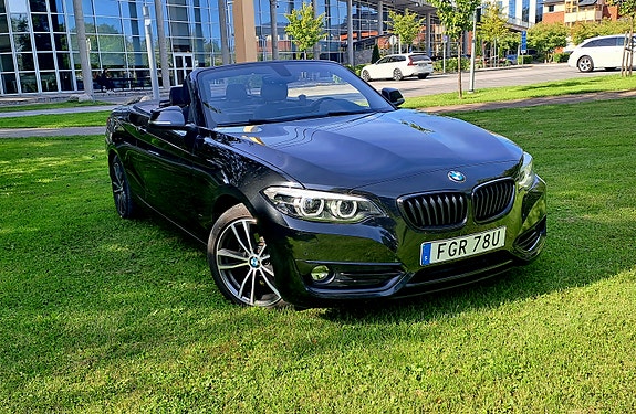 BMW 218d 6 of 8
