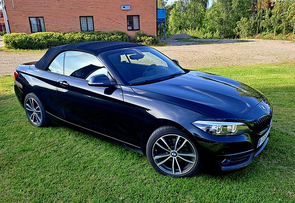 BMW 218d 2 of 8