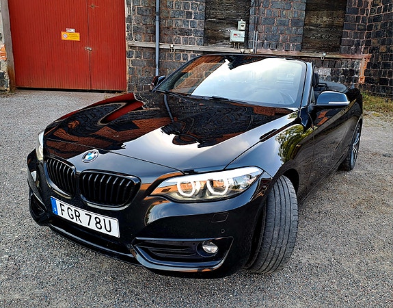 BMW 218d 5 of 8