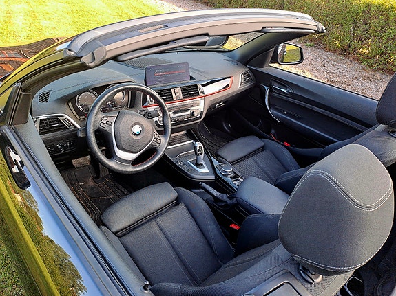 BMW 218d 4 of 8