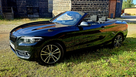 BMW 218d 3 of 8