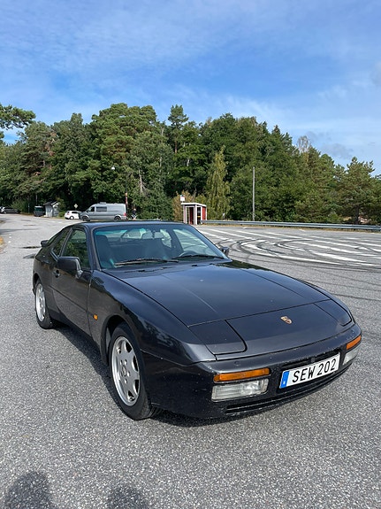 Porsche 944 3 of 12