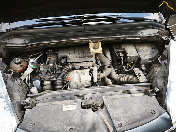 Citroen Grand C4 Picasso 18 of 21
