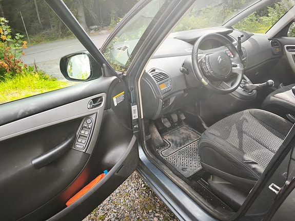Citroen Grand C4 Picasso 8 of 21