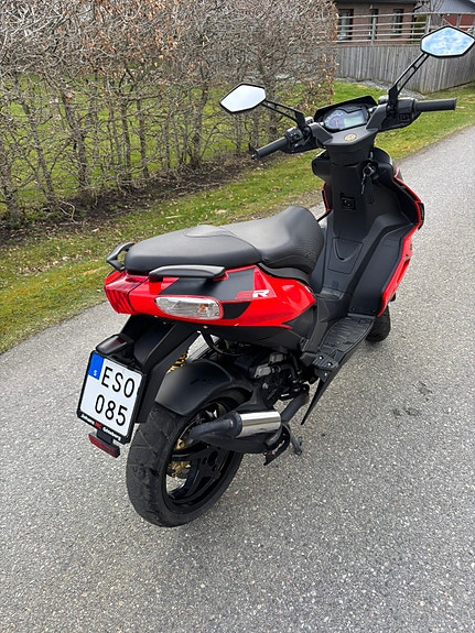 Aprilia SR50 R 5 of 7