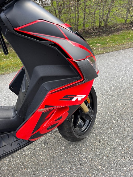Aprilia SR50 R 3 of 7