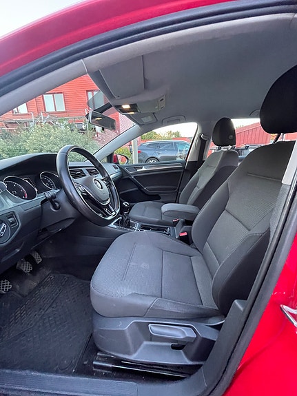 Volkswagen Golf VII 11 of 15